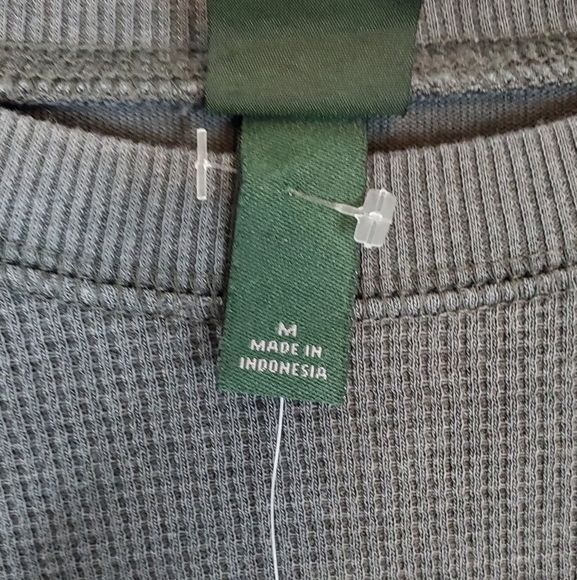 GREY Long-Sleeved Waffleknit Top by Wild Fable in Size Medium - Picture 2 of 7